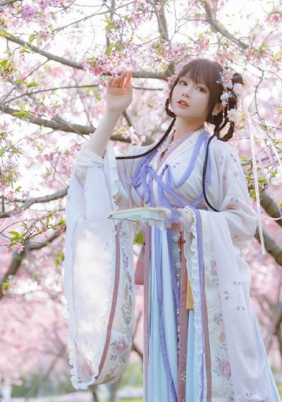 漂亮的女邻居3