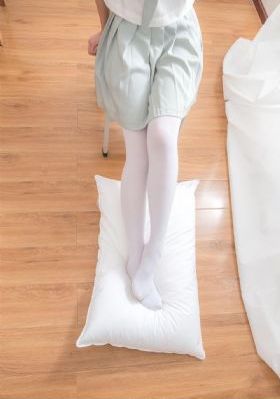 两个小婕子交换